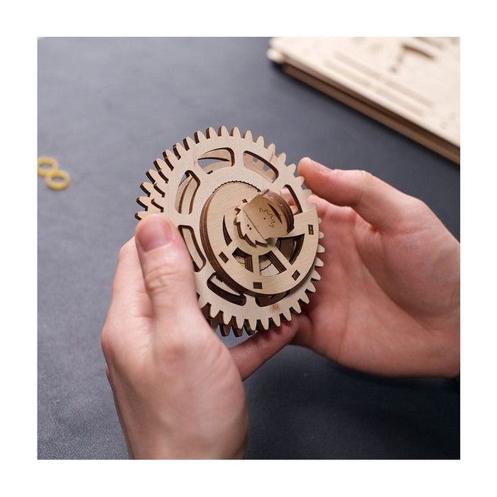 Ugears Engine Clock 121843