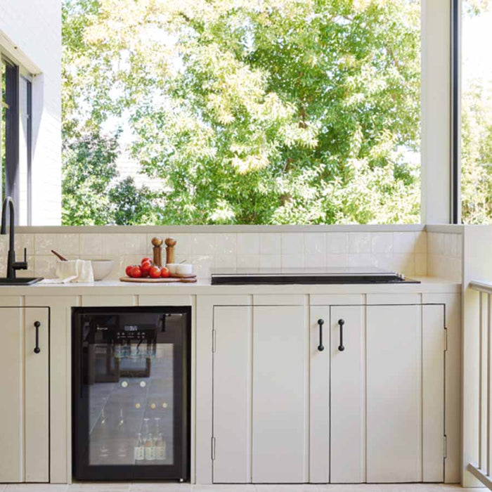 artusi-beverage-fridge-ABC1B-lifestyle-folders-nz(6)