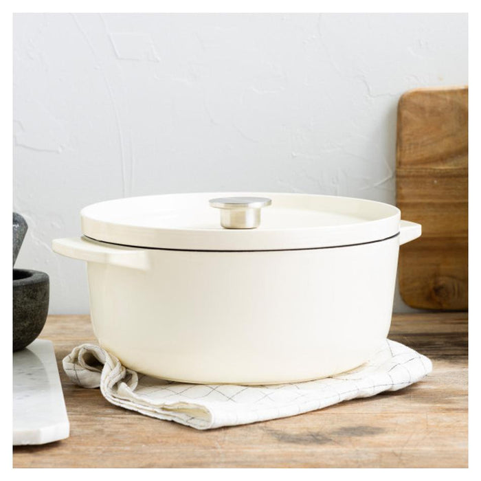 KitchenAid Almond Cream Covered Round Casserole 26cm/5.2L CC006059_5