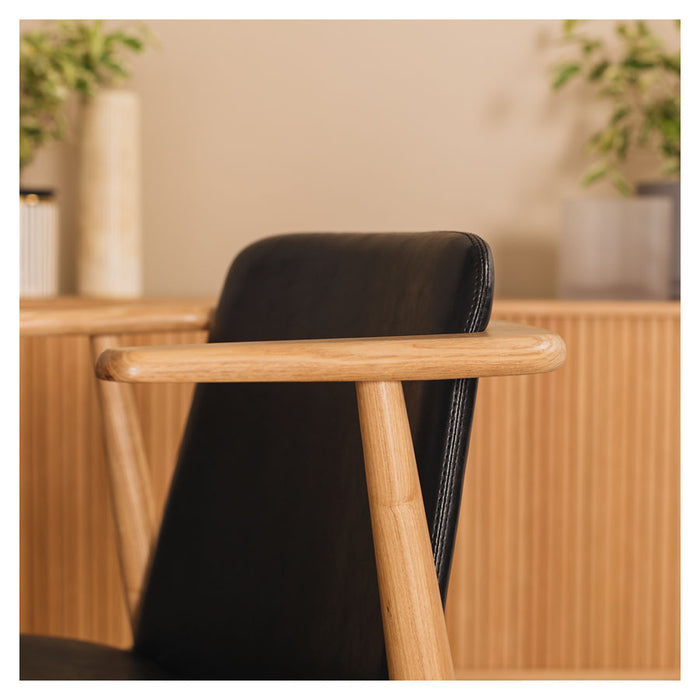 Palliser & Flores Four Seater Dining Suite