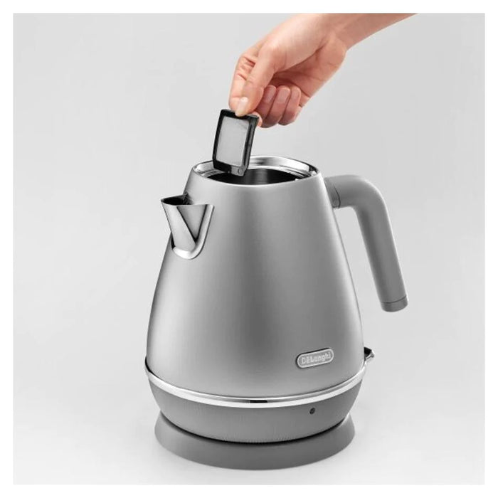 Delonghi Distinta Perla Toaster and Kettle Set Silver — Folders